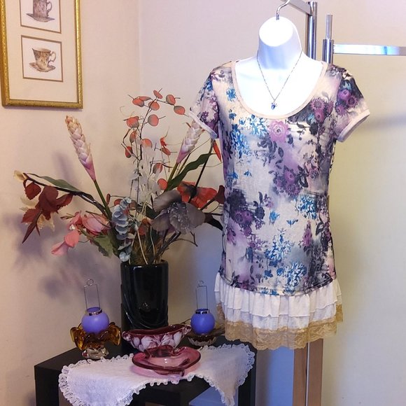 NWT Women’s Chic Beautiful Floral Printed Short Sleeve Scoop Neck Blouse Top - Picture 4 of 6